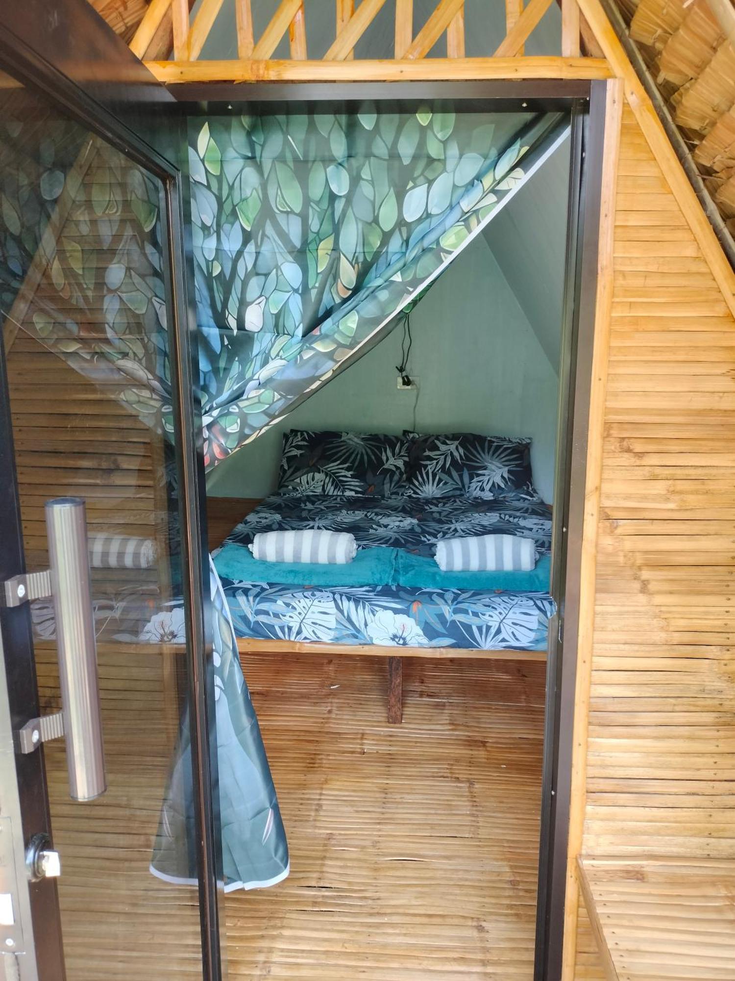 Riu Del Mar Hostel Dauis ภายนอก รูปภาพ