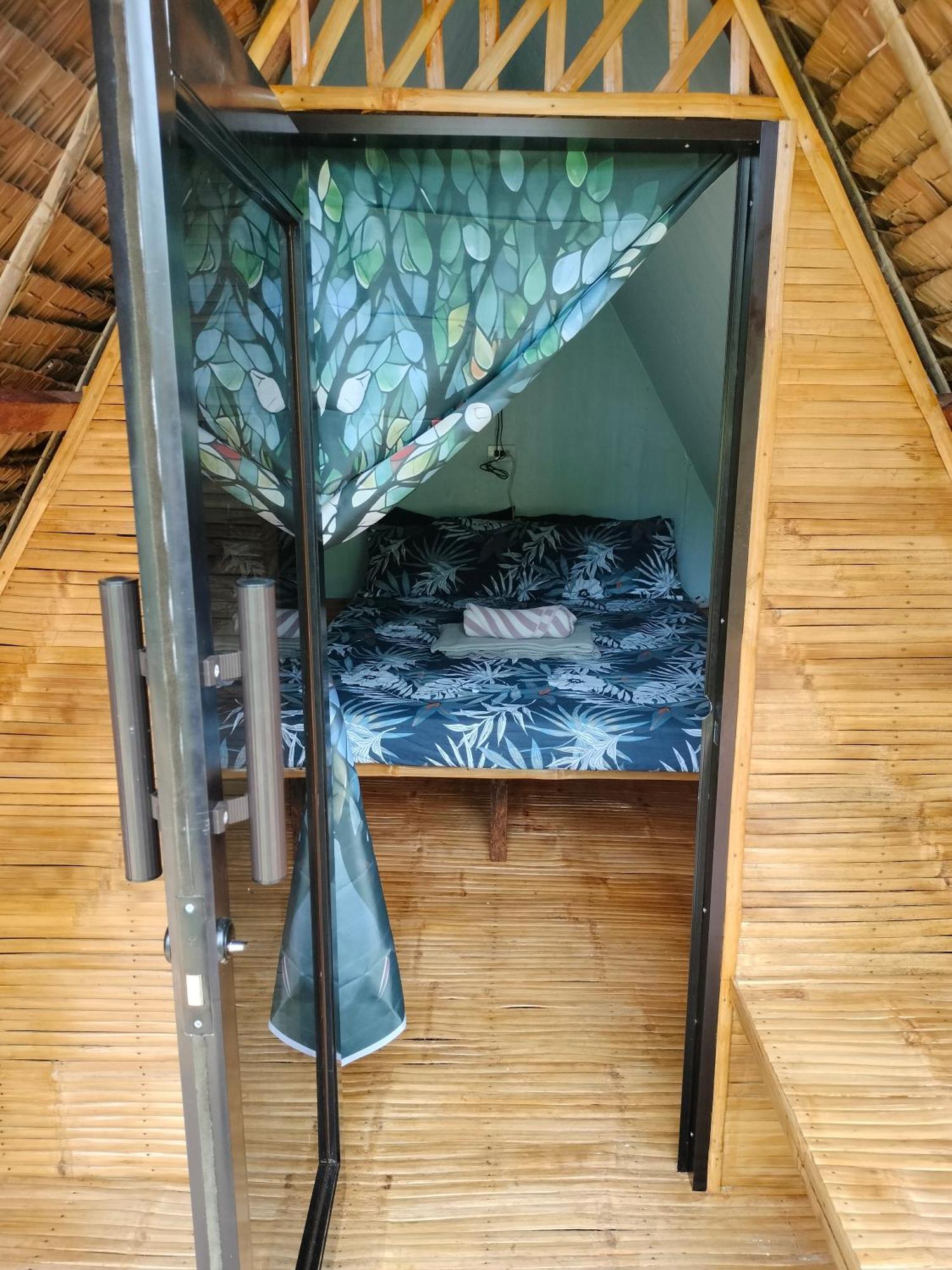 Riu Del Mar Hostel Dauis ภายนอก รูปภาพ